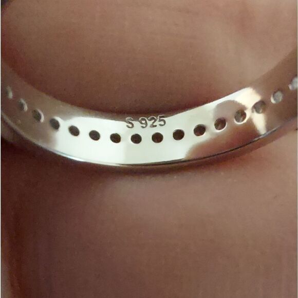 925 Sterling Silver Wedding Band Ring - Picture 7 of 7
